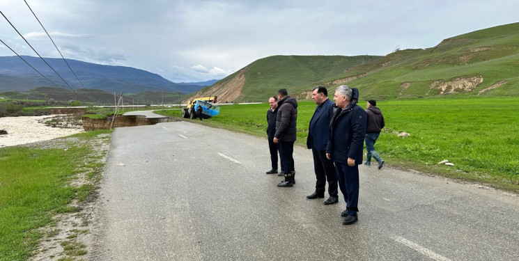 Şabran Rayon İcra Hakimiyyətinin başçısı Asif Hüseynov sel suları nəticəsində ziyan dəymiş ərazilərə baxış keçirib